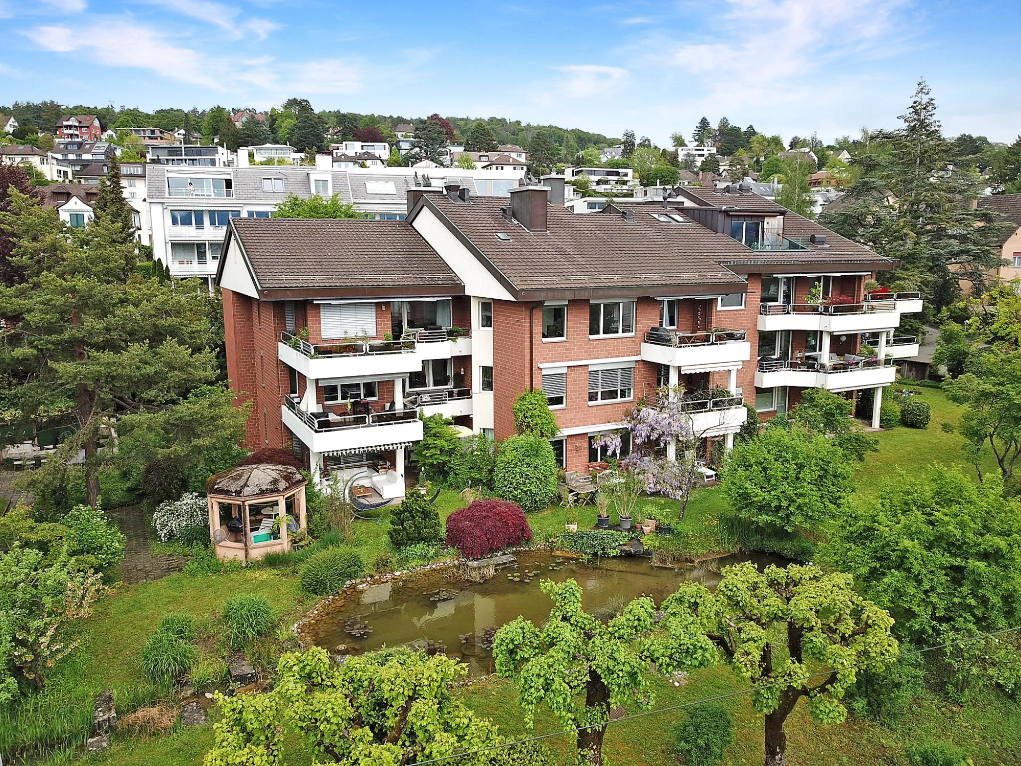 4 ½ Zimmer Garten Wohnung an Top Lage in Küsnacht